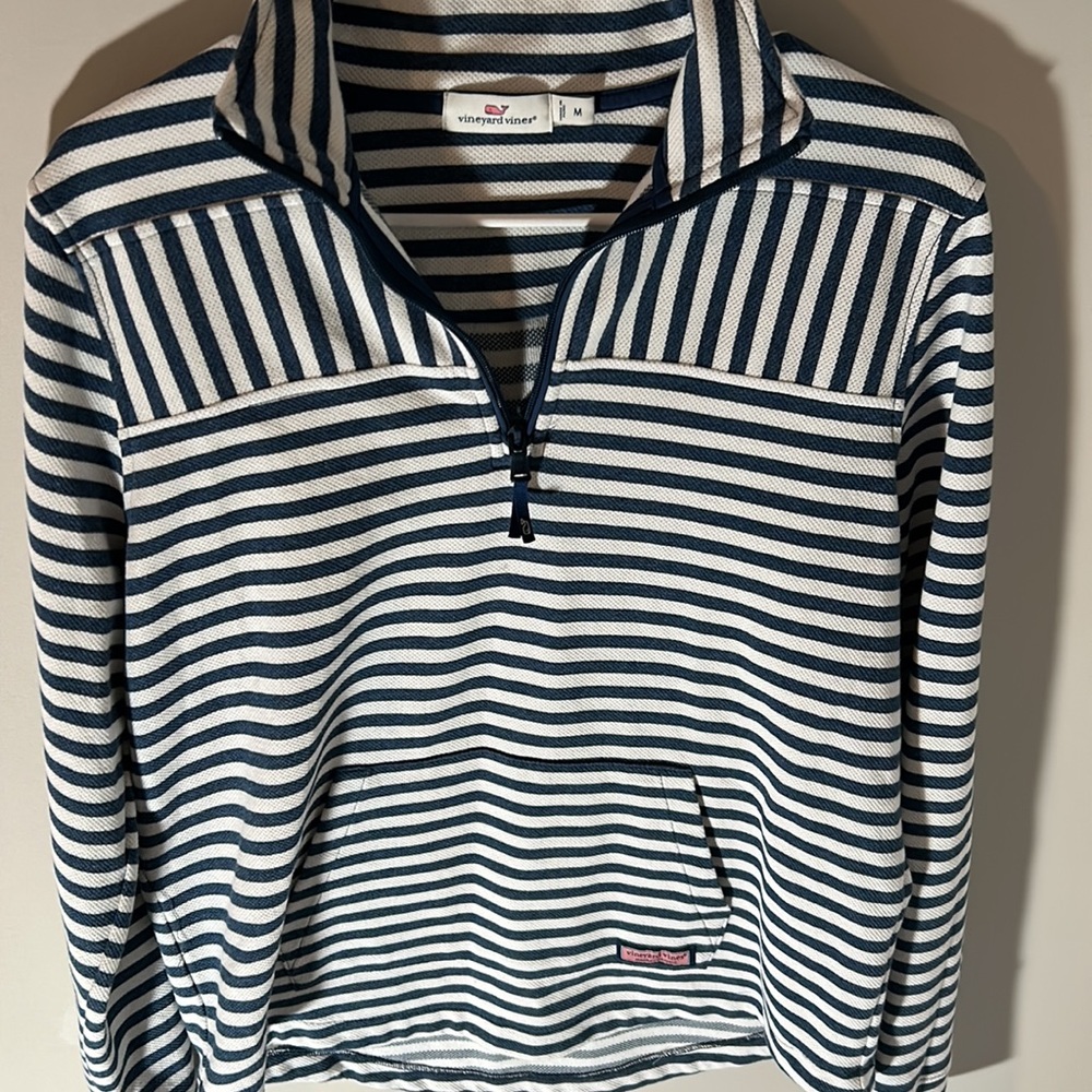Vineyard Vines pull over